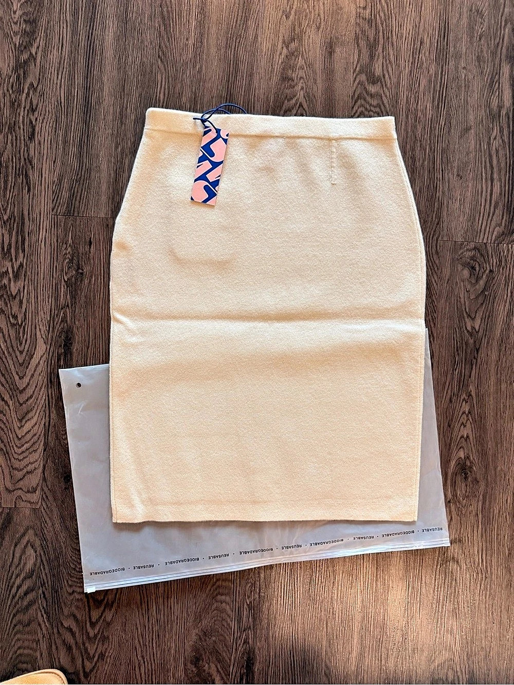 Naked Cashmere Skirt in Cream NWT 🌿 Beautiful and soft 🫧